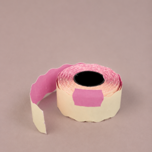 Etiketti 26x16mm pinkkilila avuksi hinnoitteluun